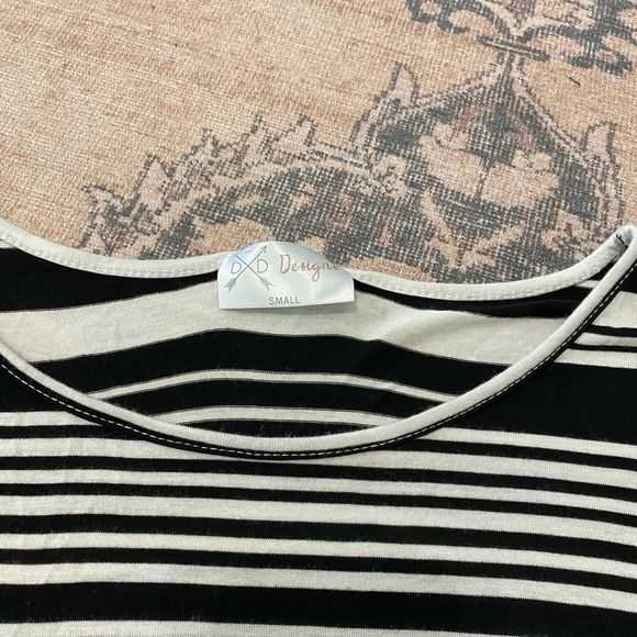 DD designs striped piko style top, S, NWOT - Picture 2 of 3